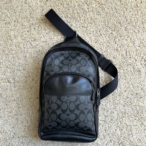 Coach sling bag. Black.